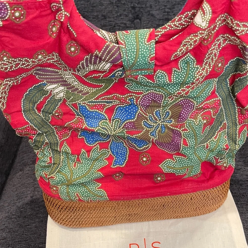 NWOT...Poppy ➕ Sage Red Floral Woven Handle Tote & Base - Picture 4 of 8